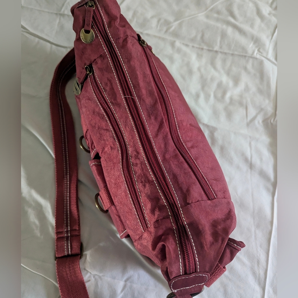 NWOT Travelon Burgundy Hobo Bag - Picture 5 of 13